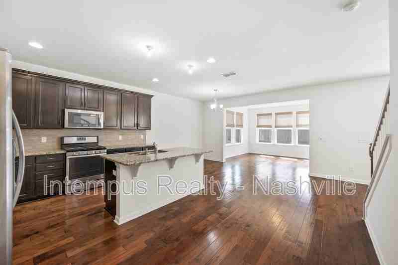 2637 Miranda Dr - Photo 7 of 38