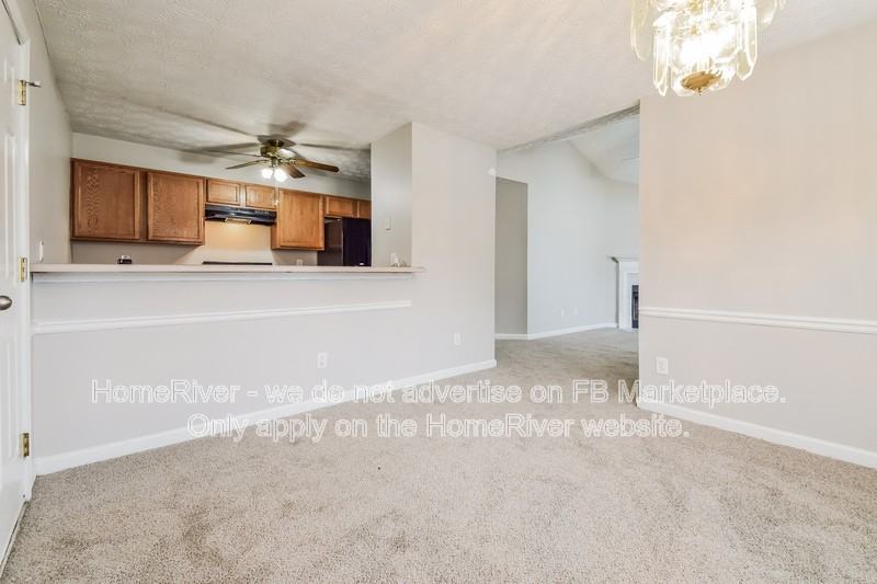 400 Crestfield Cir - Photo 4 of 32