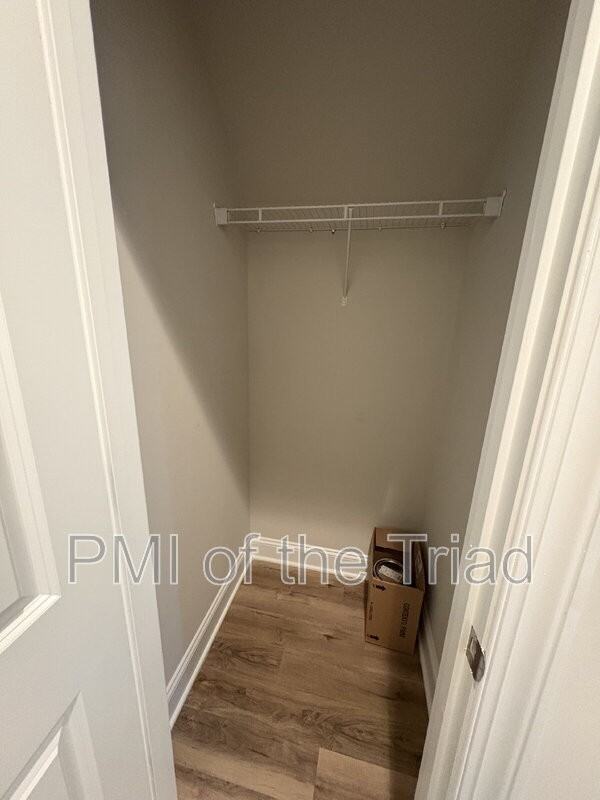 1103 Chariot Sq - Photo 5 of 27