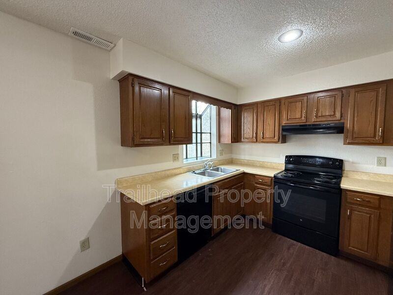 2700 Nw 3rd Ter #C - Photo 3 of 11