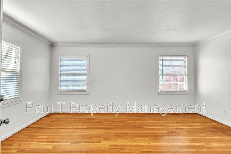 736 E 45th St #3 - Photo 5 of 20