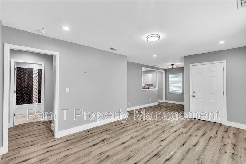 2514 Florida Ave - Photo 5 of 40