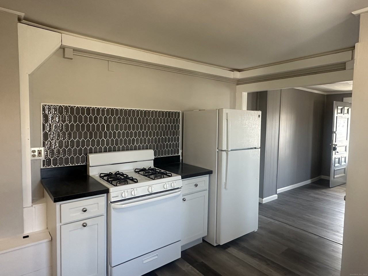 16 Lake St #2W - Photo 3 of 15