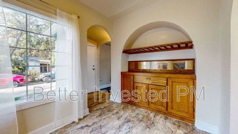 210 Brown St - Photo 5 of 18