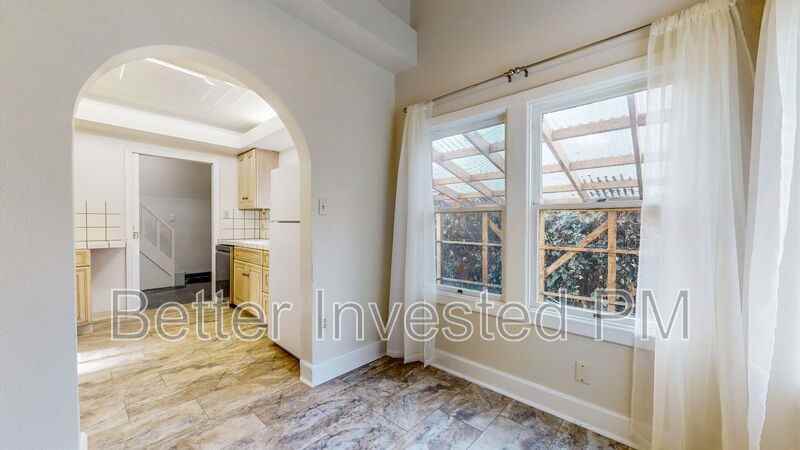 210 Brown St - Photo 6 of 18