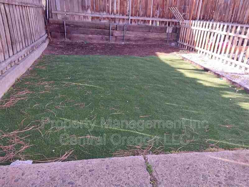 435 Se 9th St - Photo 5 of 9
