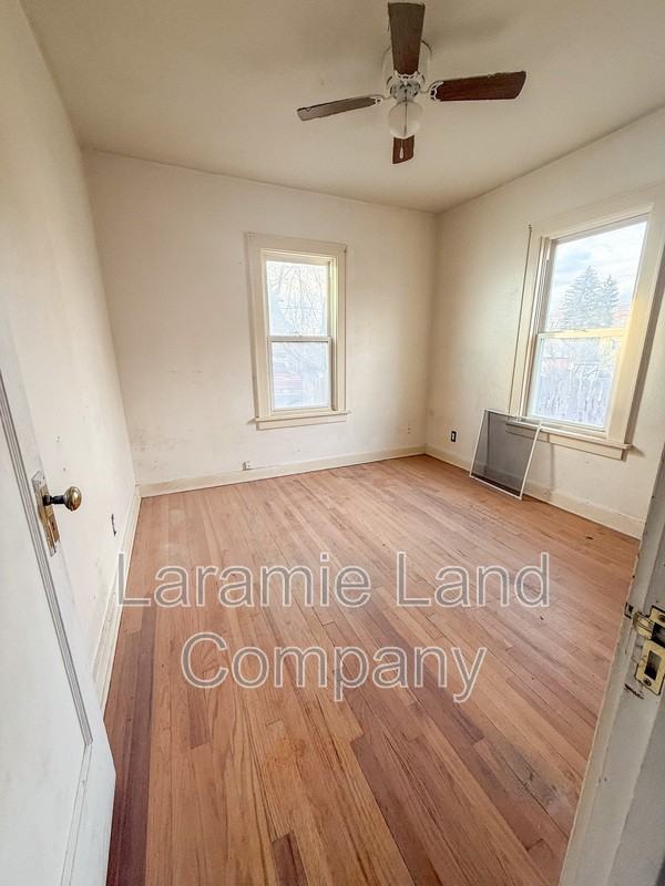 658 N 10th St - Photo 6 of 8