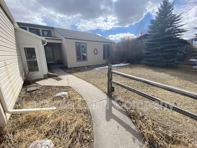 2664 Jefferson St - Photo 2 of 19