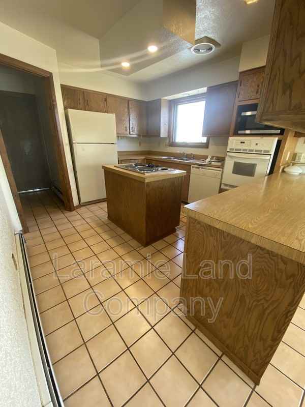 2664 Jefferson St - Photo 3 of 19