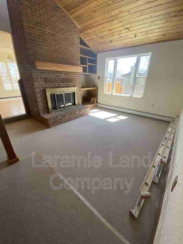 2664 Jefferson St - Photo 6 of 19