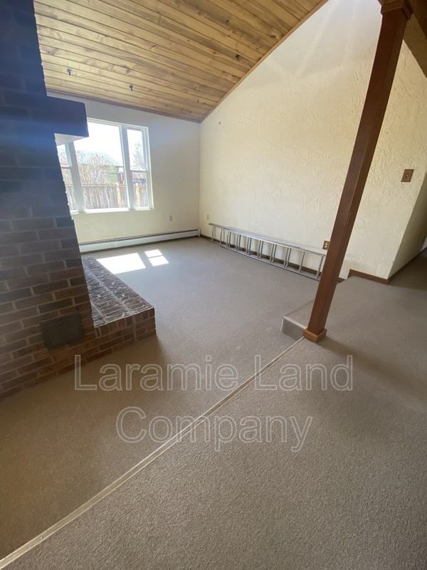 2664 Jefferson St - Photo 7 of 19