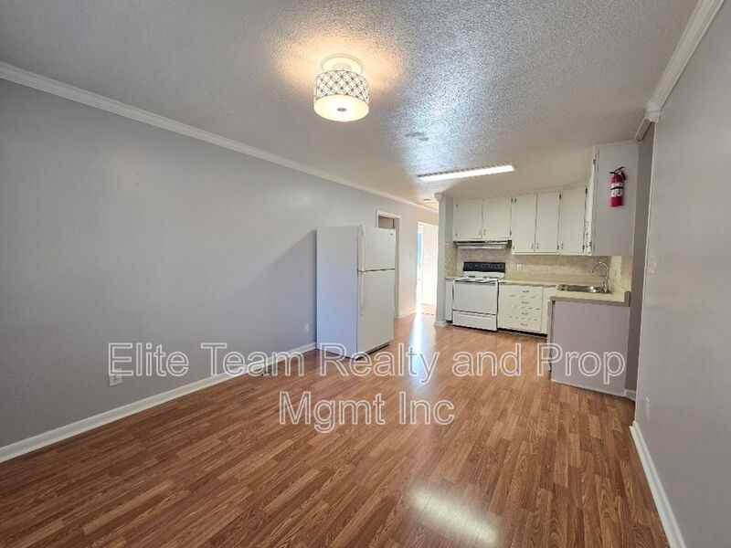 910 Holly Dr - Photo 7 of 24