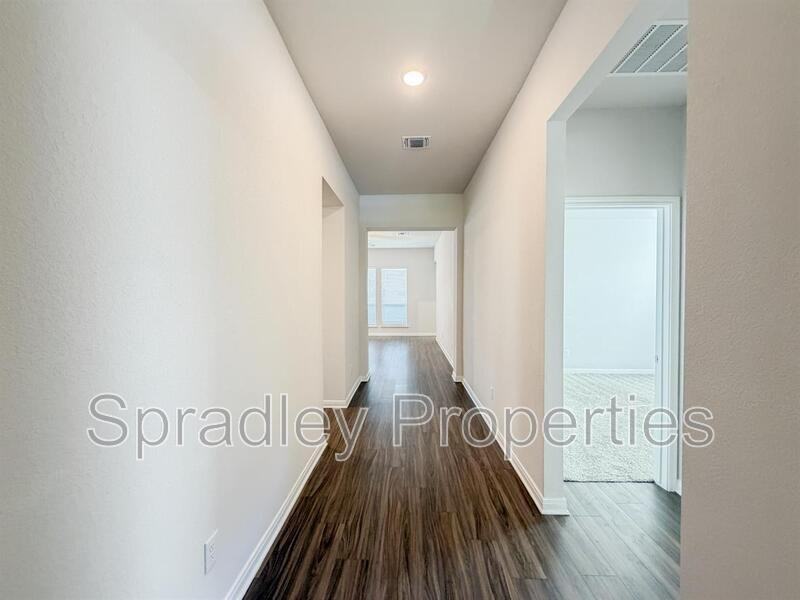 905 Hawks Shadow Dr - Photo 2 of 33