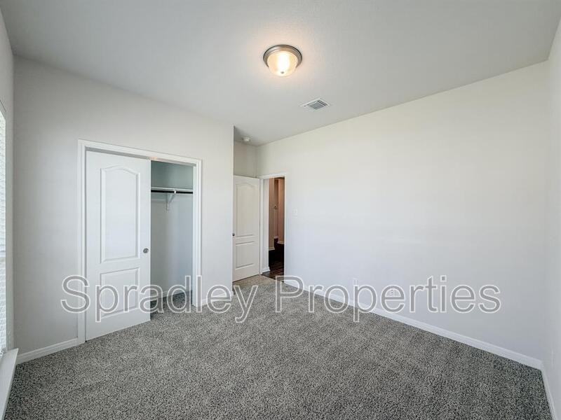 905 Hawks Shadow Dr - Photo 4 of 33