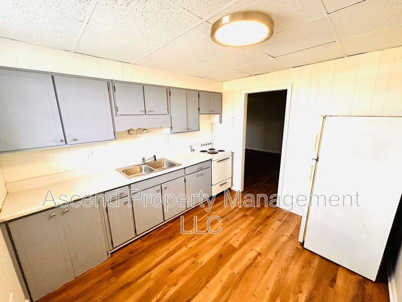 586 Withrow Rd #5 - Photo 4 of 11