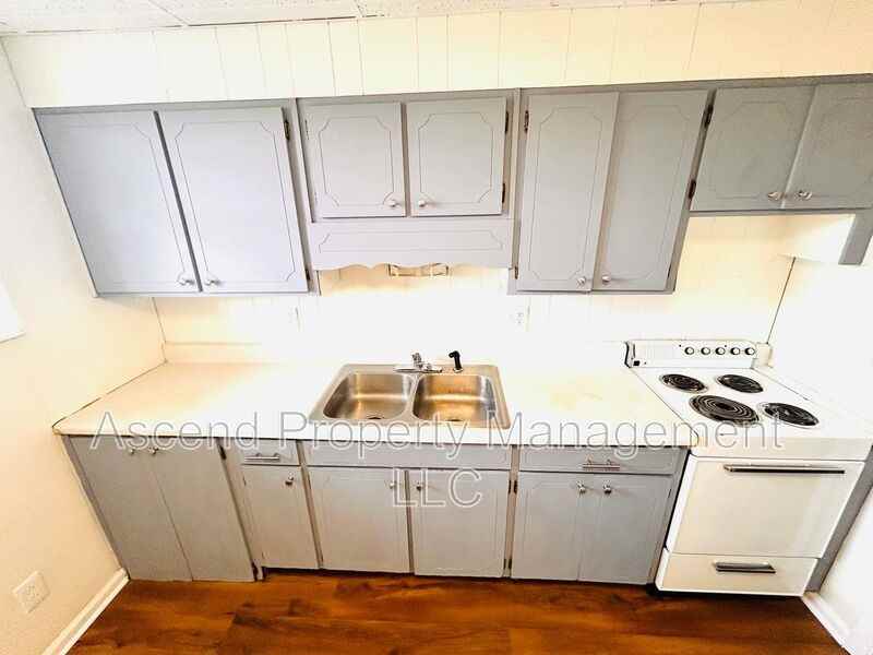 586 Withrow Rd #5 - Photo 5 of 11