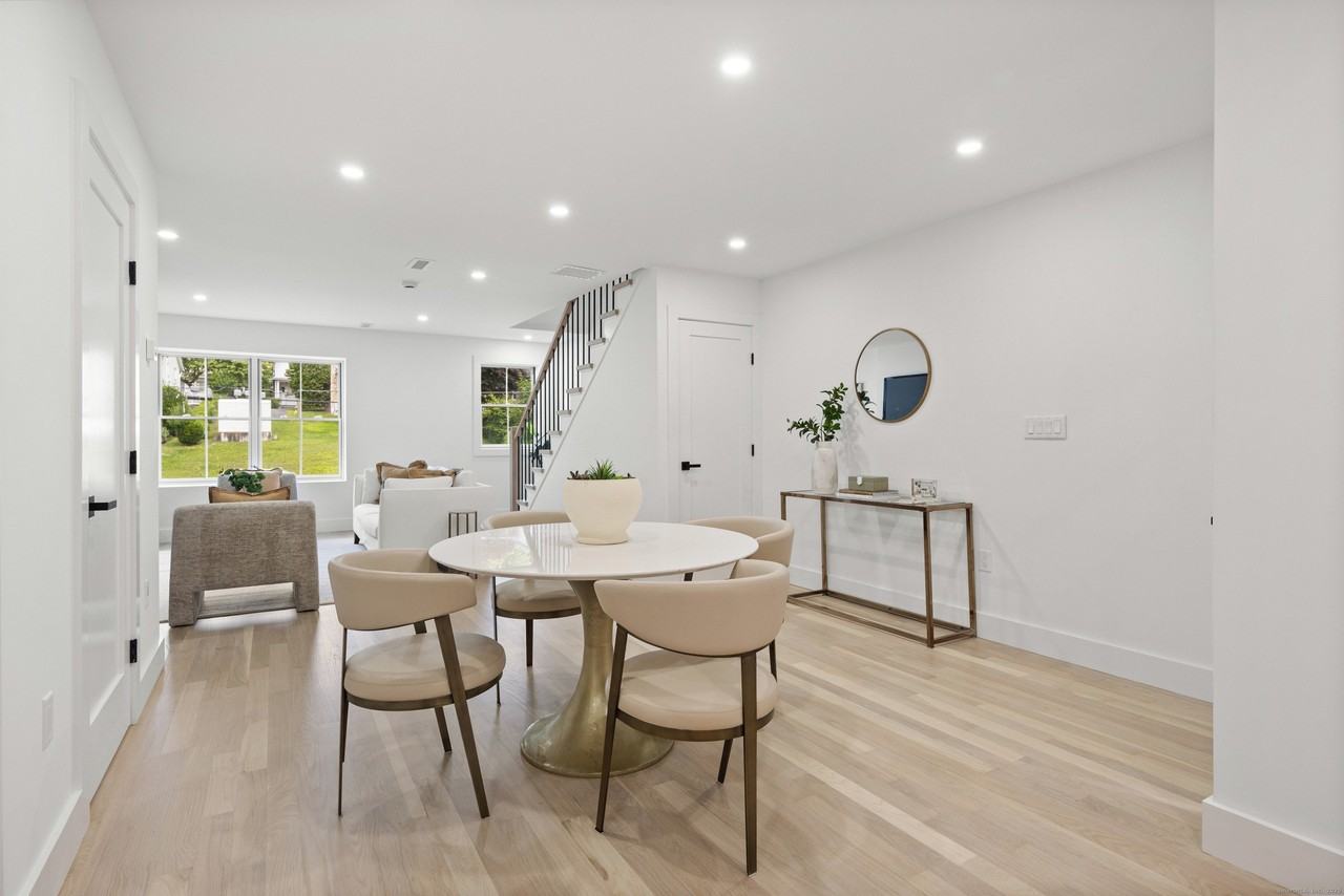 26 Homestead Ln #A - Photo 7 of 32