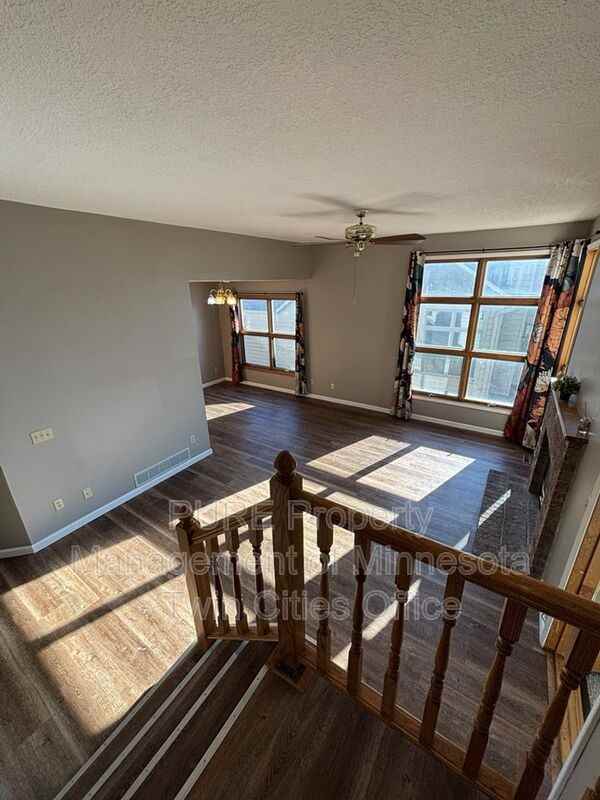 645 Sullivan Dr Ne - Photo 4 of 20