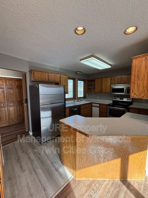 645 Sullivan Dr Ne - Photo 7 of 20