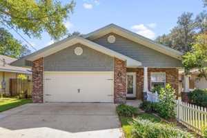 featured image of 808 Pine Alley Street