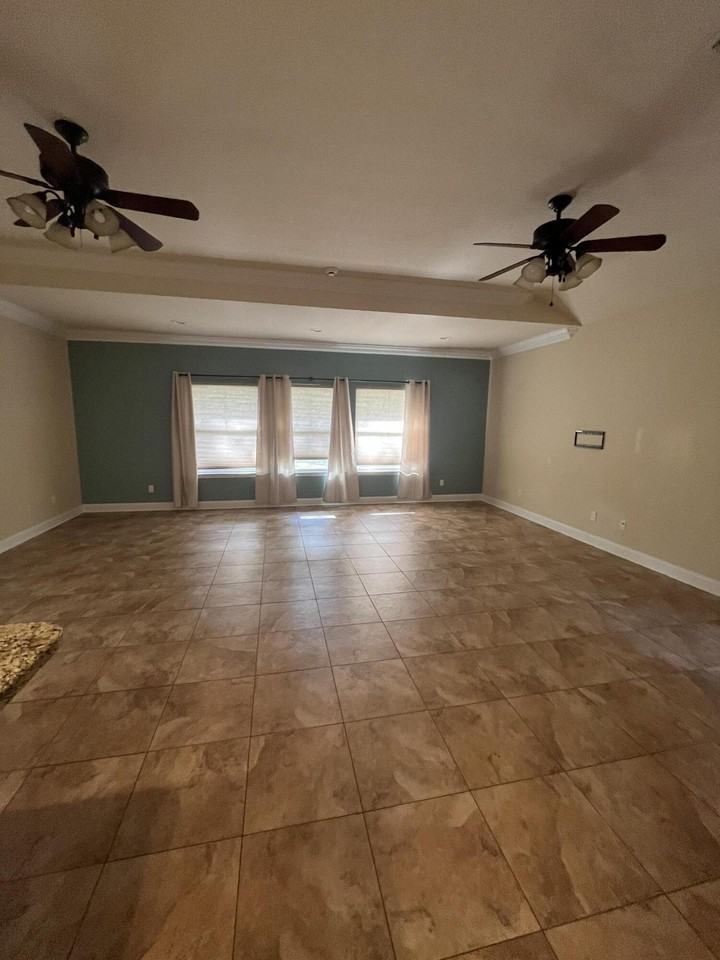 808 Pine Alley St - Photo 7 of 32