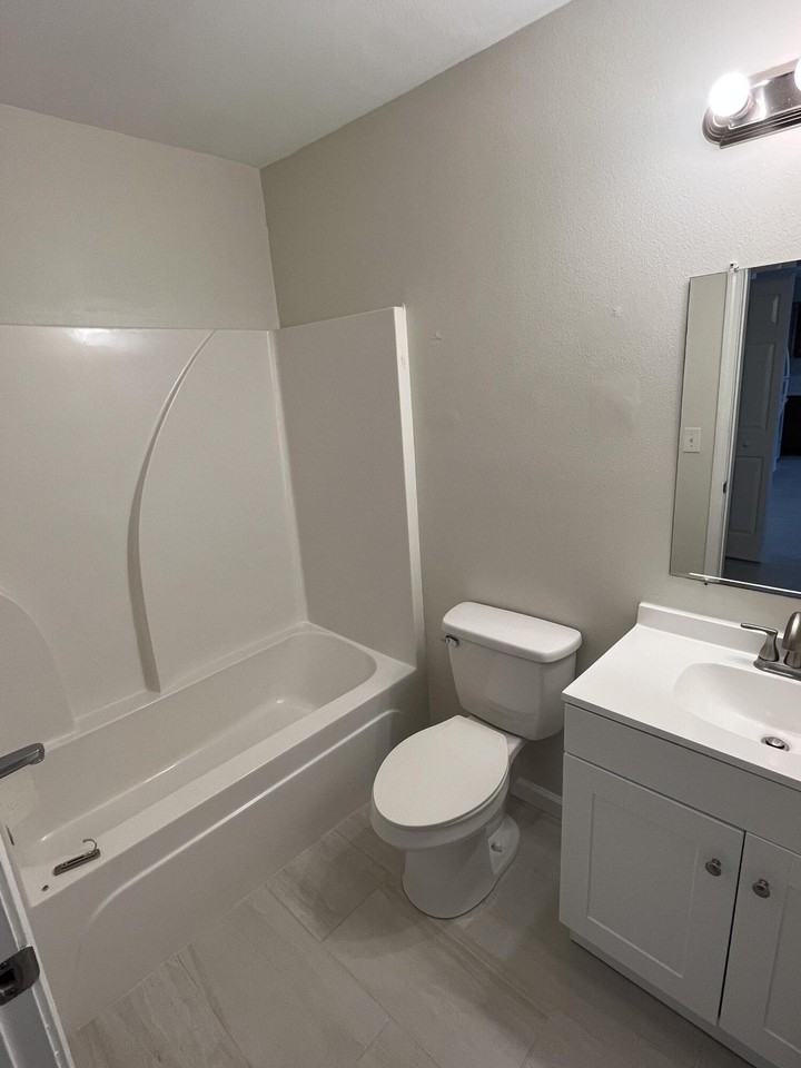 19 Park Circle Southeast #C - Photo 7 of 9