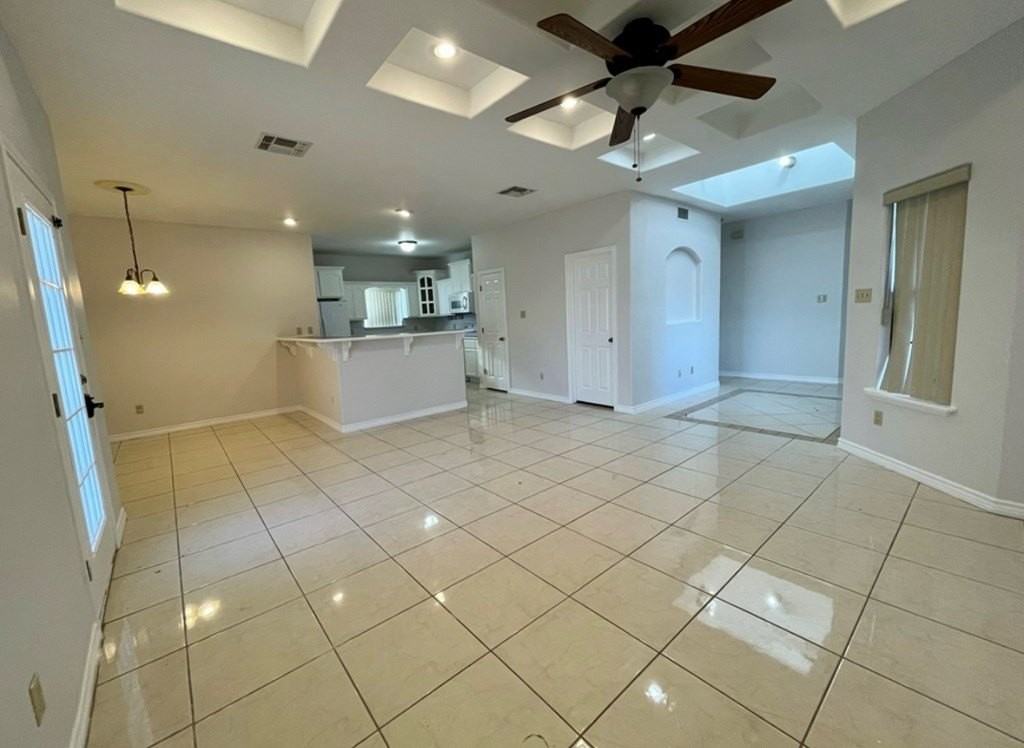 2621 Arrow Point Blvd - Photo 3 of 20