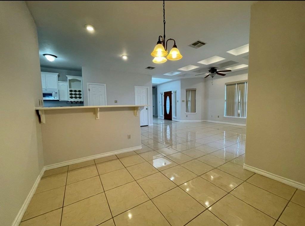 2621 Arrow Point Blvd - Photo 4 of 20