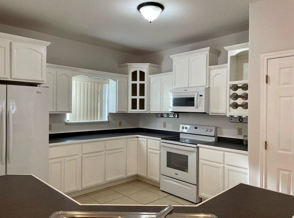 2621 Arrow Point Blvd - Photo 5 of 20