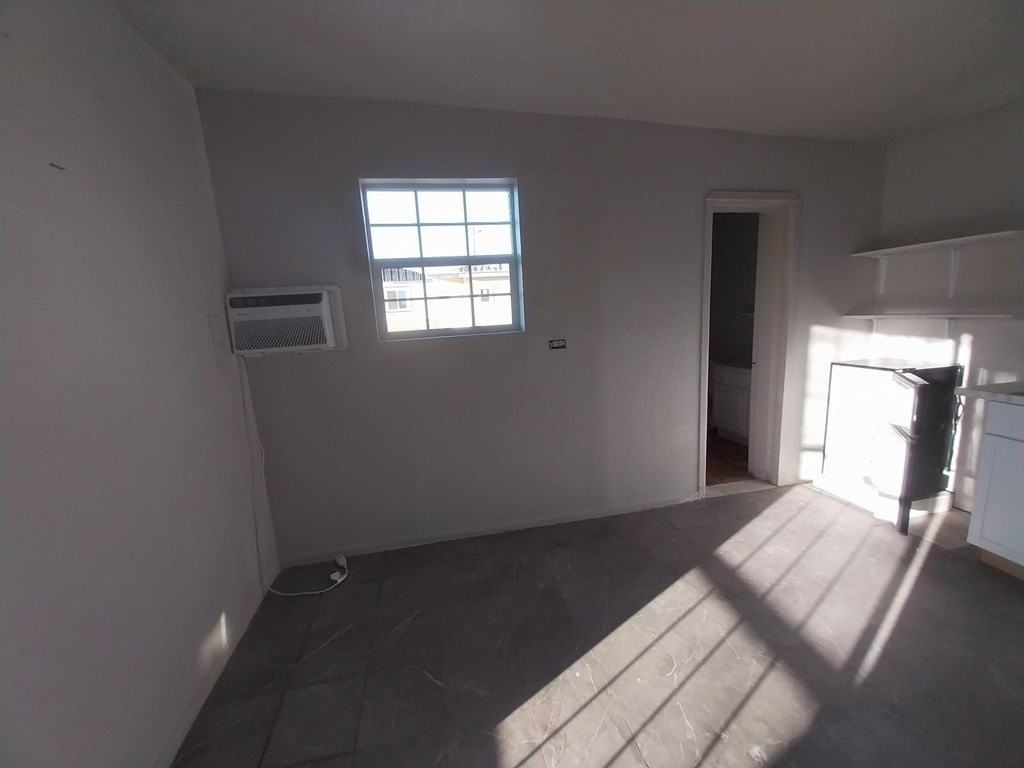 268 Medina Street - Photo 3 of 11