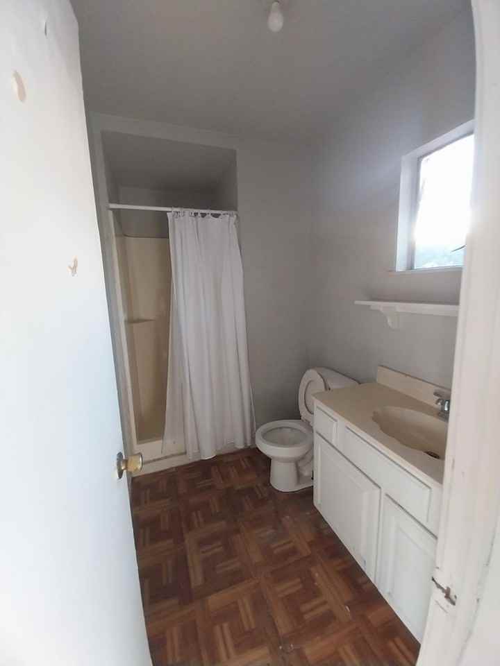 268 Medina Street - Photo 7 of 11