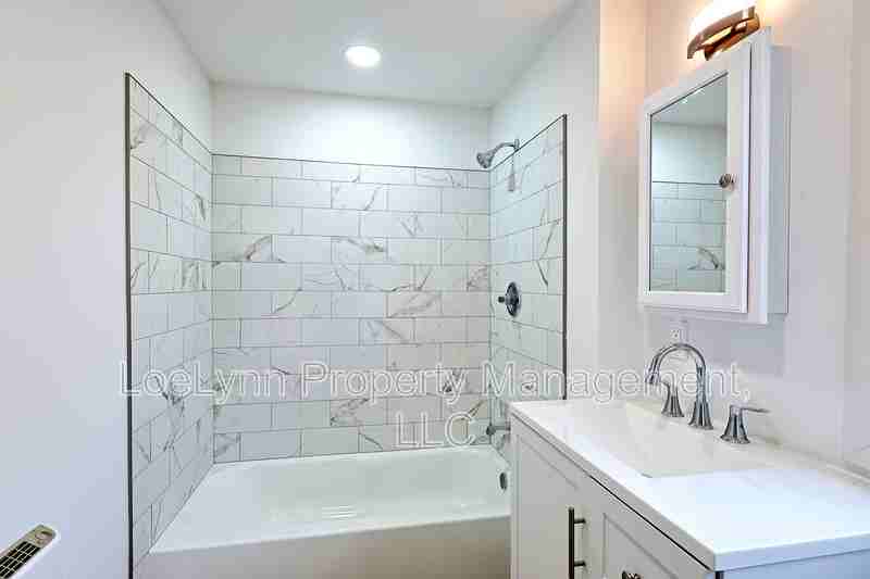 329 Bedford St - Photo 4 of 24