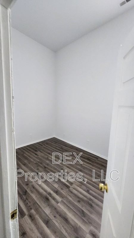 5096 Minerva Avenue - Photo 6 of 9