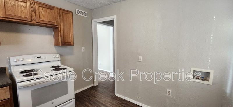 2508 Se 12th St - Photo 4 of 7