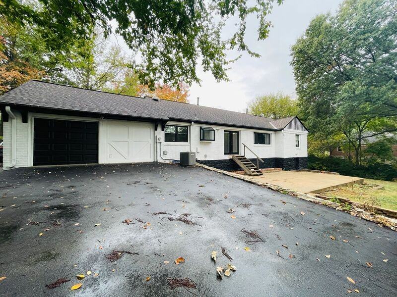 2010 W 95th St - Photo 6 of 30