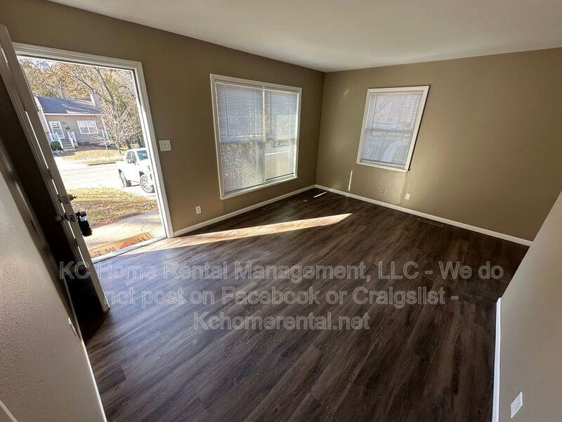 5411 North Indiana Avenue - Photo 4 of 33