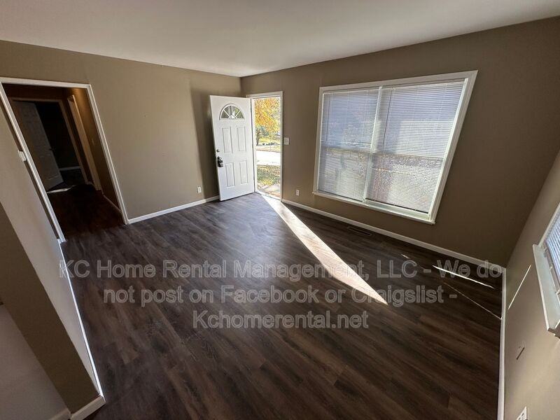 5411 North Indiana Avenue - Photo 5 of 33