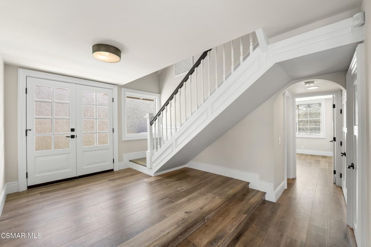 1345 Southwind Cir - Photo 4 of 36