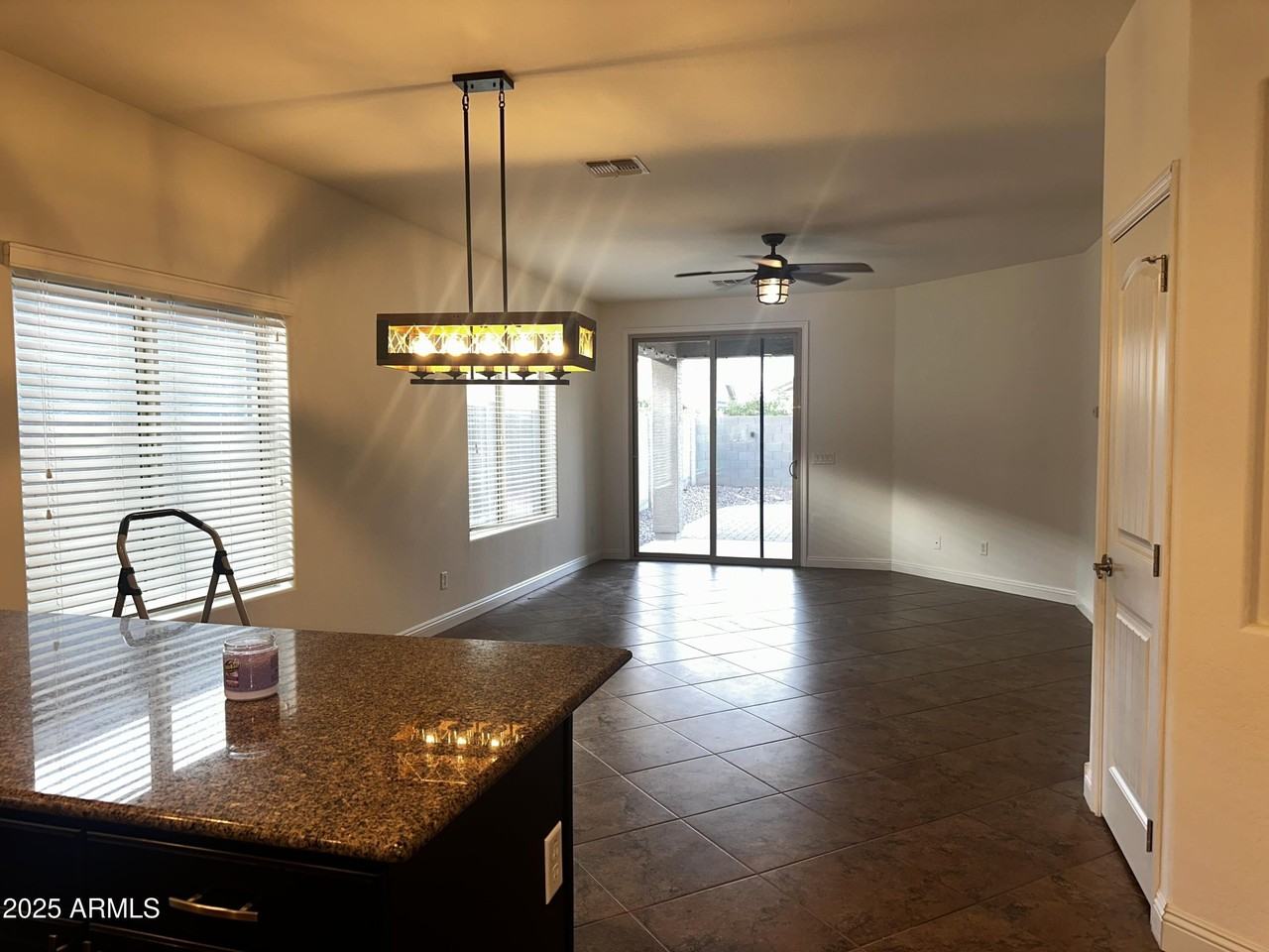 1686 W Paisley Dr - Photo 3 of 21