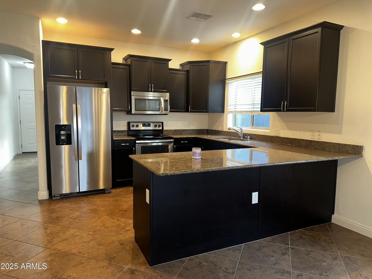 1686 W Paisley Dr - Photo 4 of 21