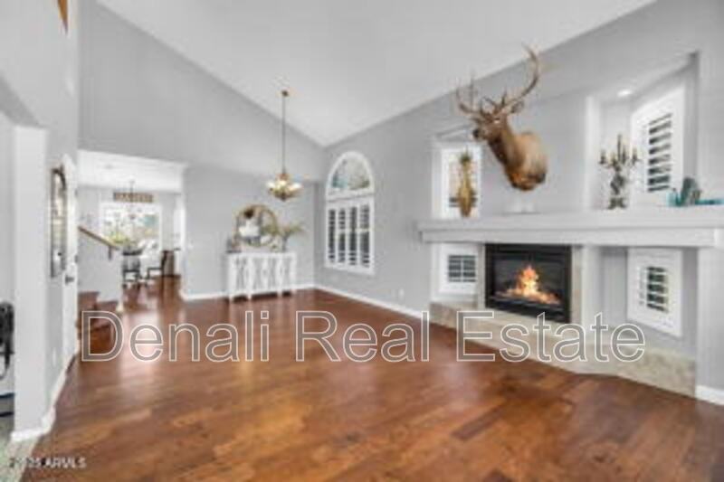 11225 East Sylvan Avenue - Photo 3 of 32