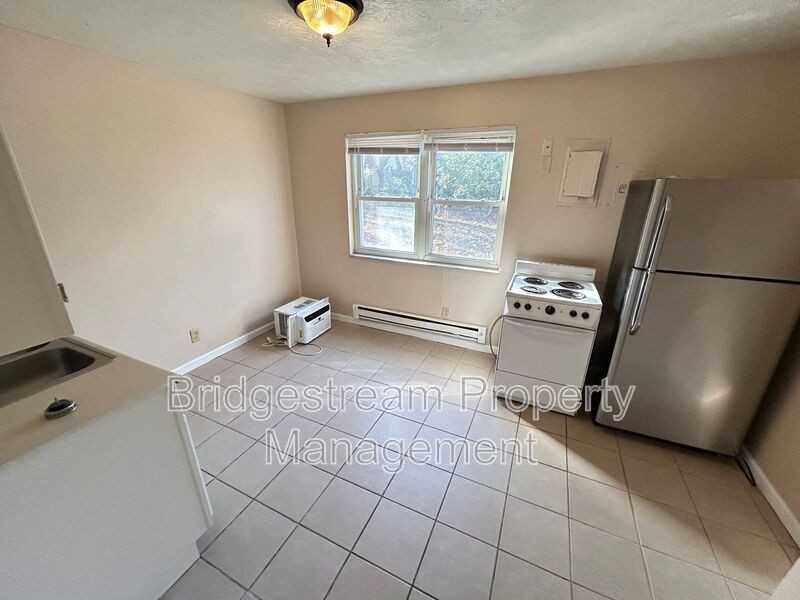 1901 Hazel Ave #4B - Photo 2 of 5