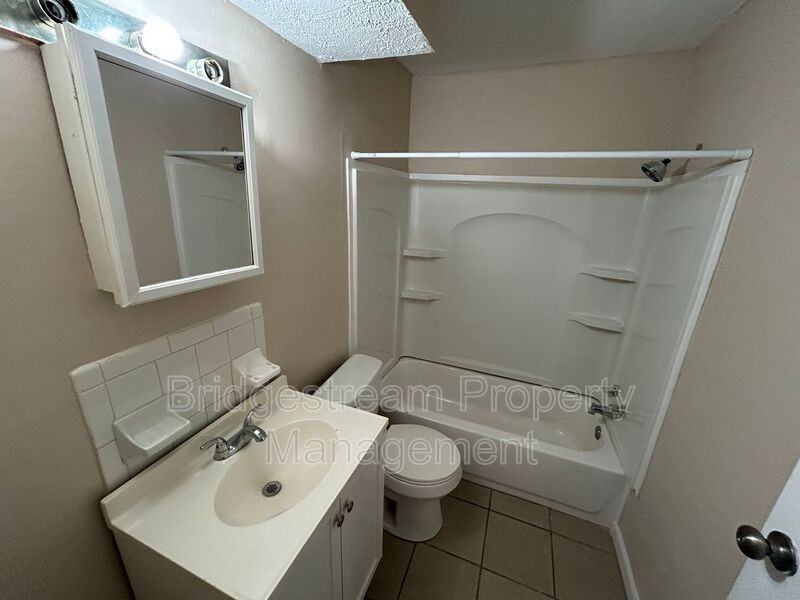 1901 Hazel Ave #4B - Photo 4 of 5