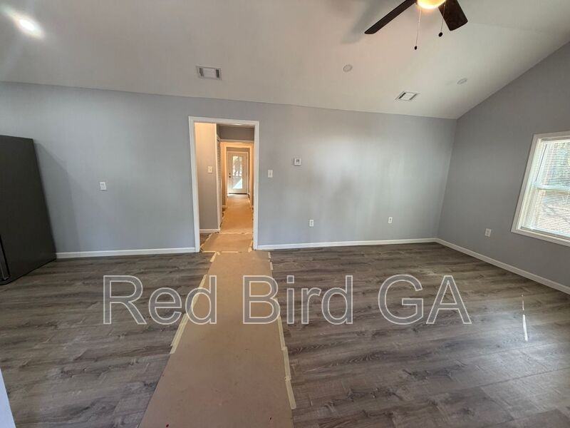 311 Hunter St - Photo 3 of 15