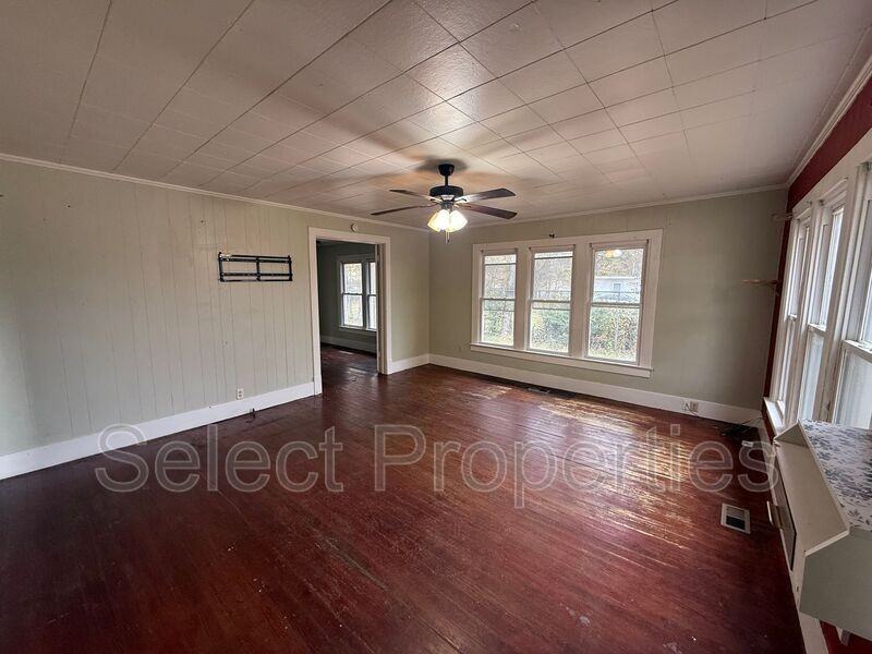 1300 Aggie Rd - Photo 2 of 10