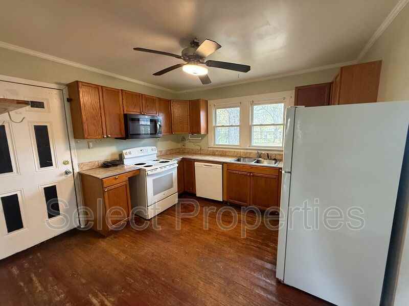 1300 Aggie Rd - Photo 4 of 10