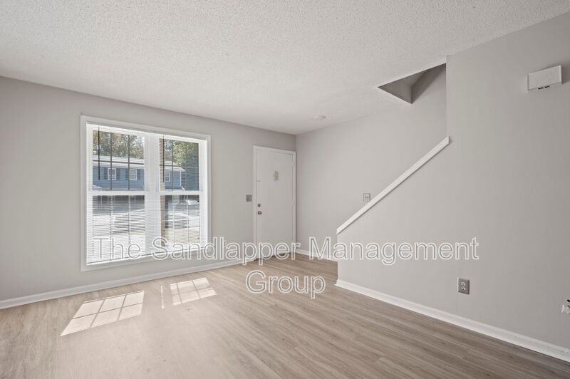 3614 Peppertree Ln - Photo 2 of 12