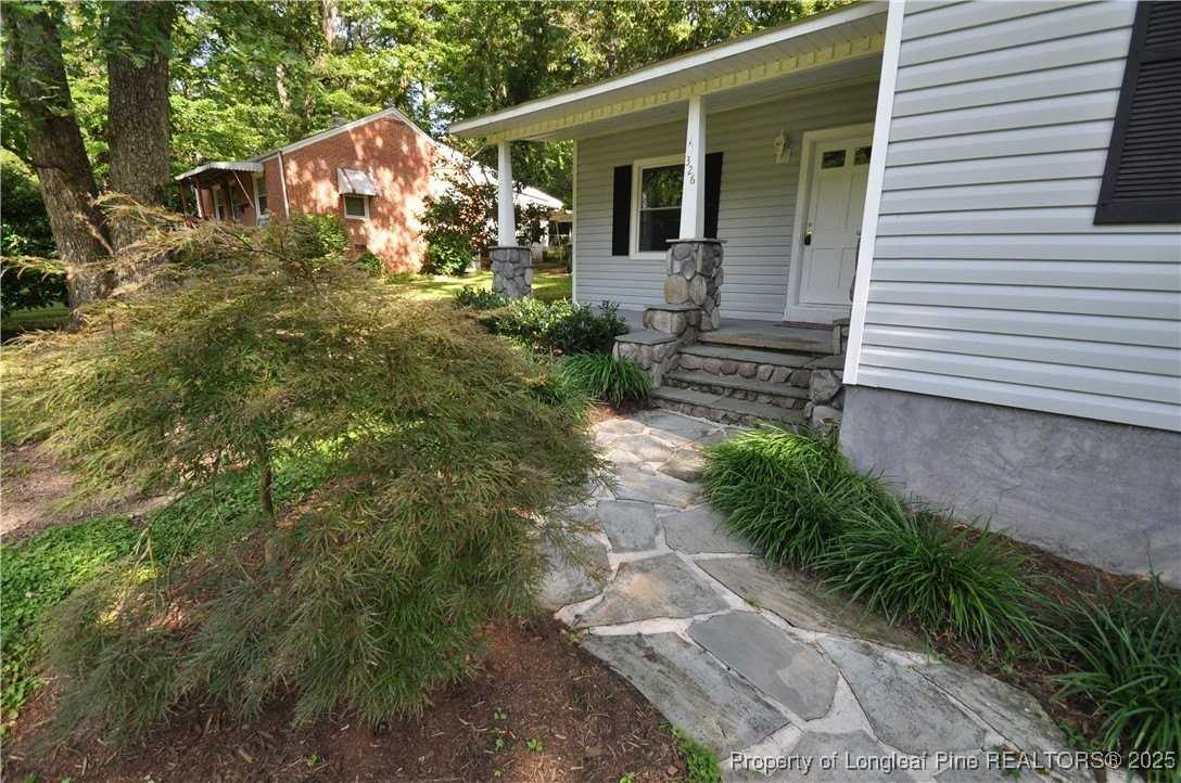 326 Webster St - Photo 2 of 20