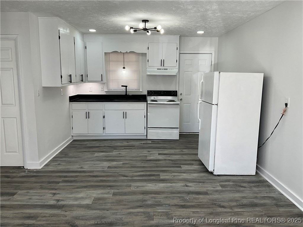 205 Jasper St - Photo 4 of 10