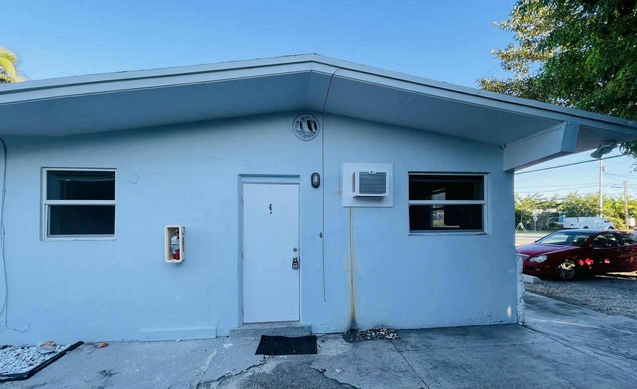 195 Gardenia St #4 - Photo 2 of 36